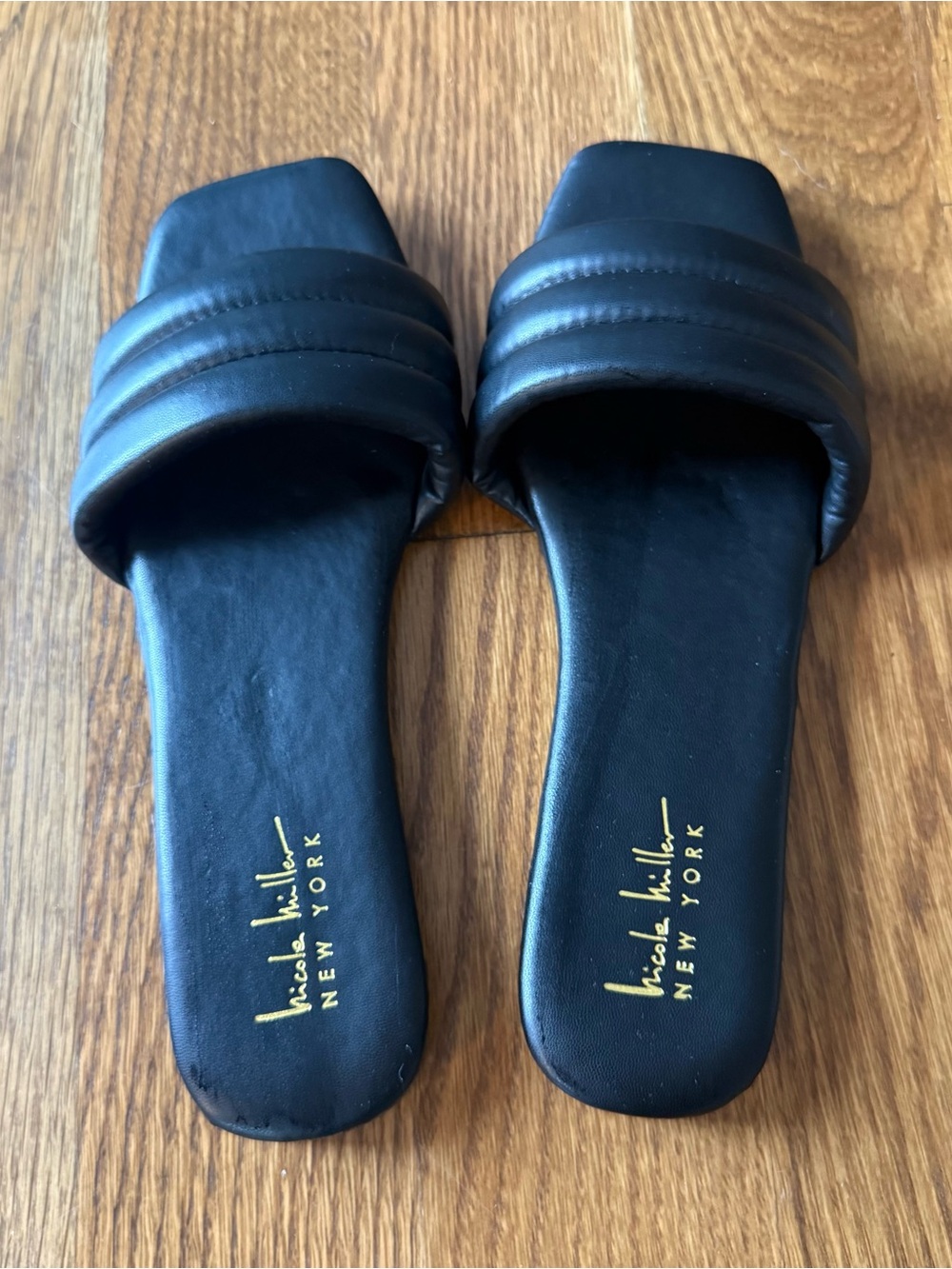 NWOT 8.5 Nicole Miller Black Padded Slide Sandals
